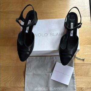 Manolo Blahnik Black Women's Shoes in a very good condition kid leather and silk